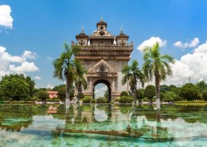 15979523-patuxai-monument-vientiane-laos