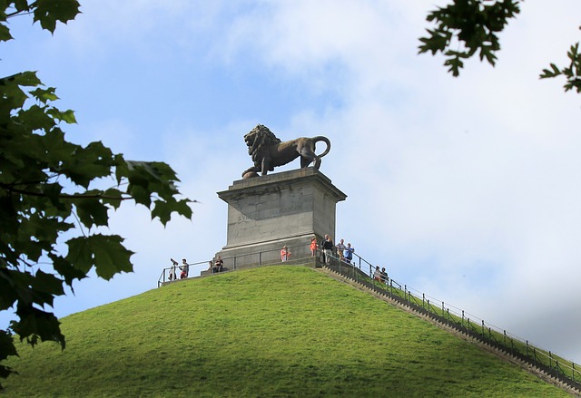 A lion statue