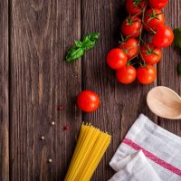 Spaghetti and tomatoes