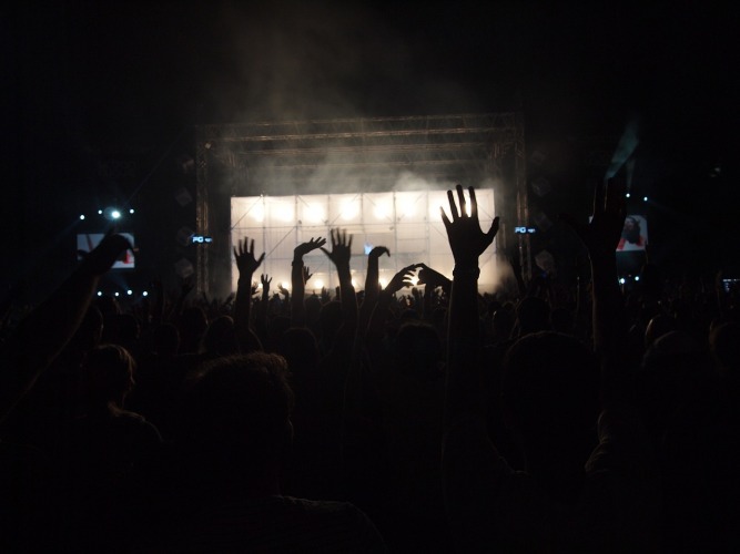 People dancing