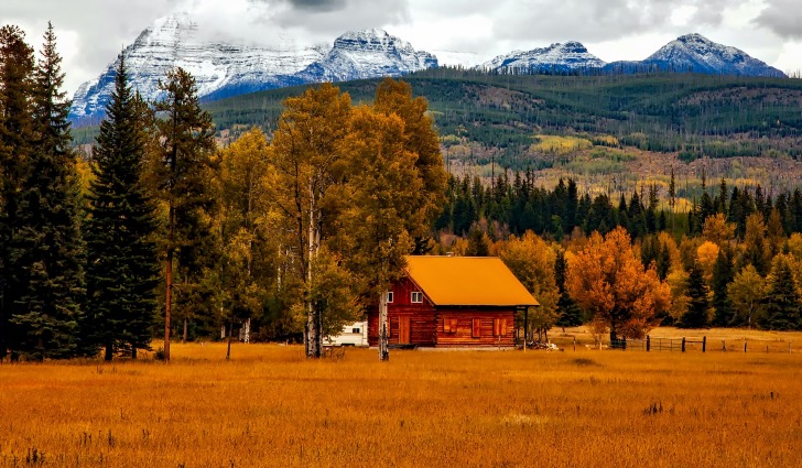 Wooden house in autumn