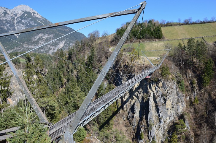 Metal bridge