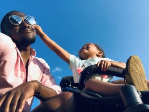 How to Keep Your Kids Safe From the Sun While Traveling