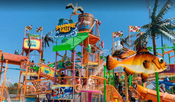 Six Flags America - Amusement Park