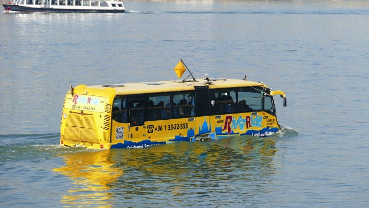 Water bus