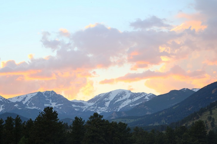 Colorado snowy mountain peaks