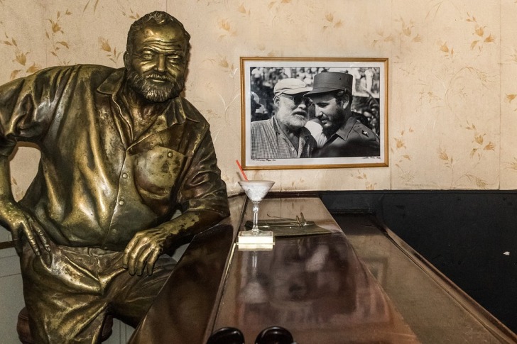 Statue of Hemingway cocktail