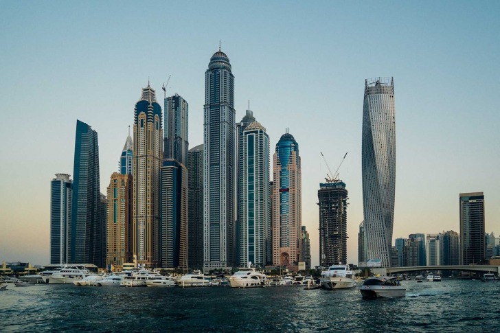 Live & Work in Dubai: 8 Tips For a Great Experience (2021 Updated)