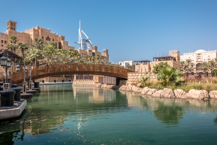 Jumeirahn river bridge 