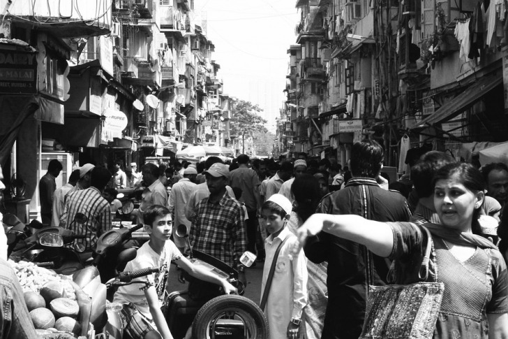 Mumbai crowded street