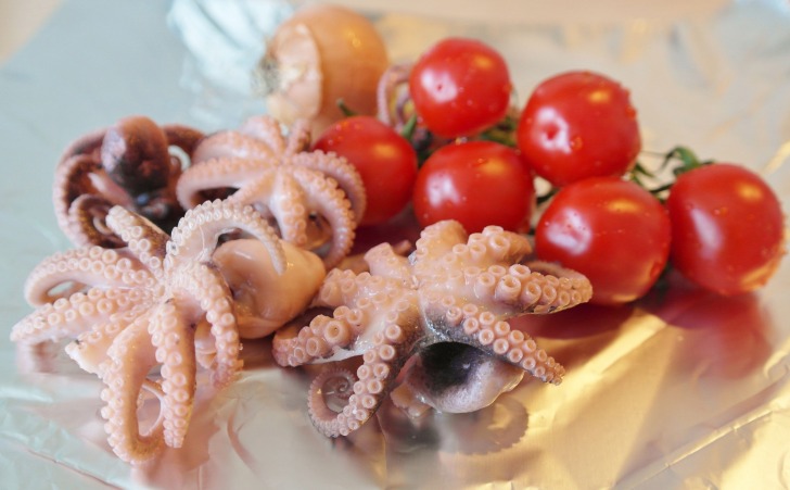 Octopus in tomatoes