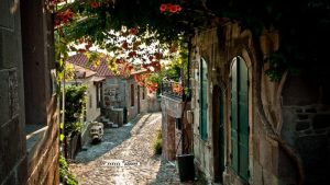 france_city_street_bridge_houses_58728_1920x1080