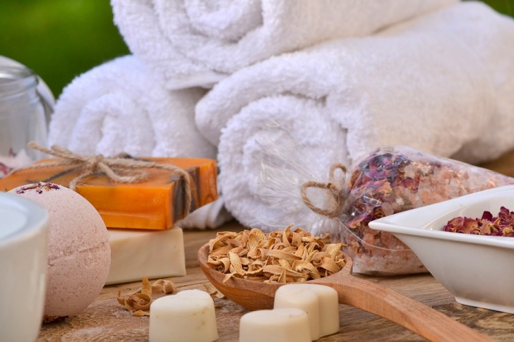 SPA candles, herbs and towels