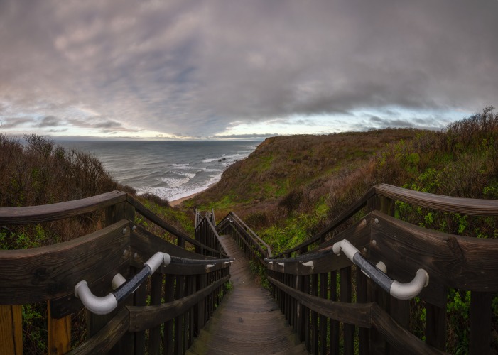 Mohegan Bluffs Beach