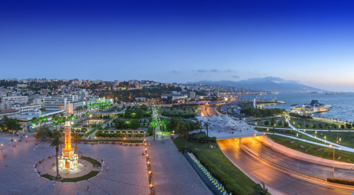 izmir Konak Square