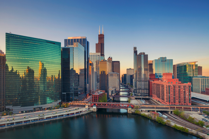 Cityscape image of Chicago downtown at sunrise.