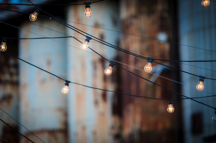 Light bulbs hanging