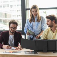Working with a three monitor laptop