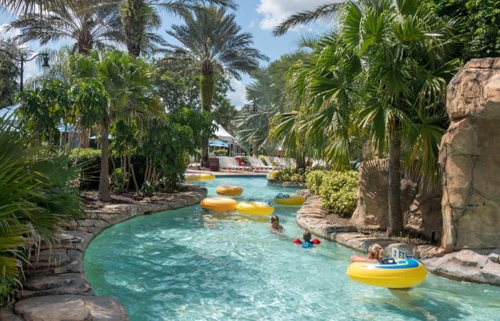 Lazy river water park