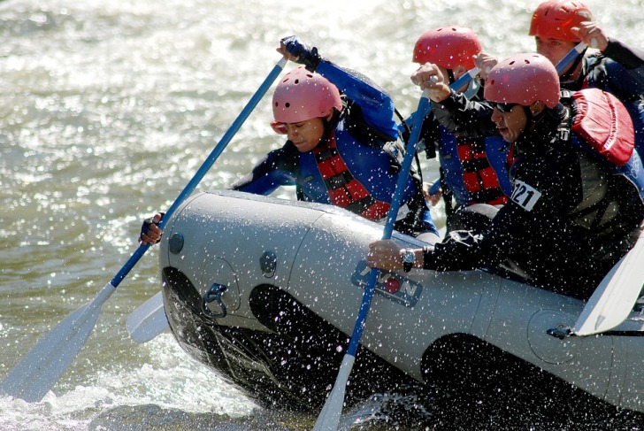 Water rafting team