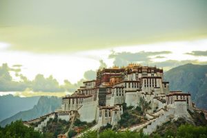 Дворец_Потала_в_Лхасе,_Тибет